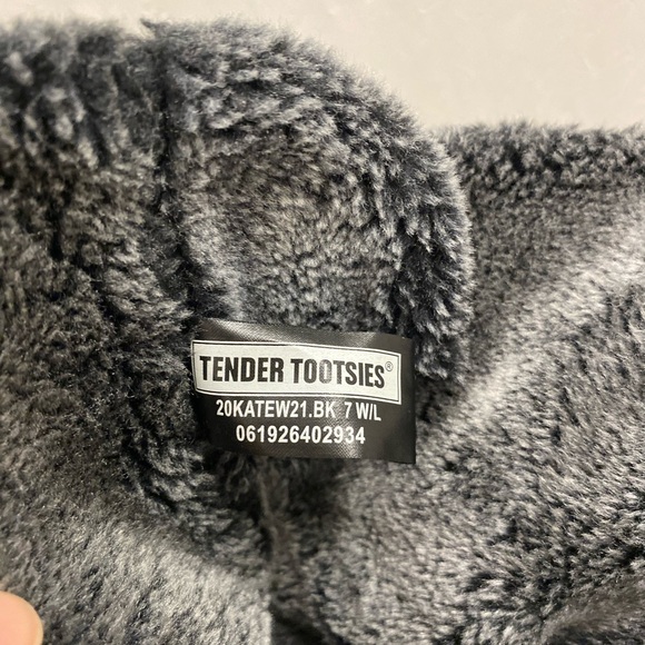 Cozy Black Fur-Lined Winter Boots - Picture 6 of 11